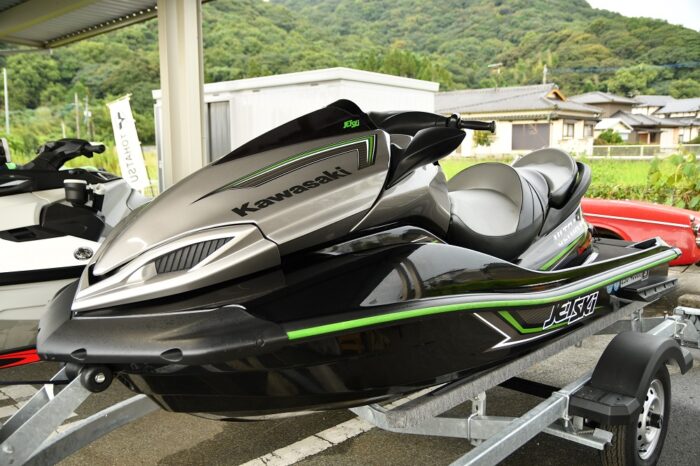 kawasaki-lx2015-02-700x466.jpg