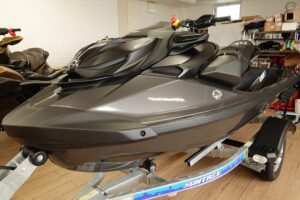 中古艇〉2023RXP-X300RSトリプルブラック 使用時間15時間 試乗艇