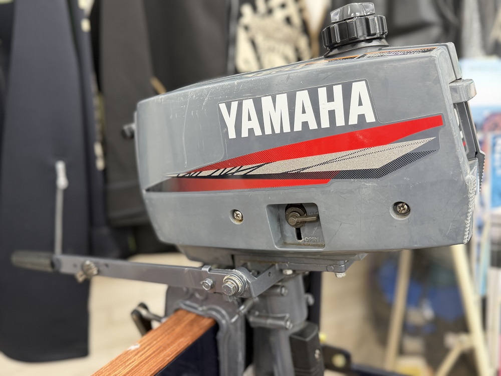 【中古船外機】ヤマハYAMAHA２馬力（S）２ストローク