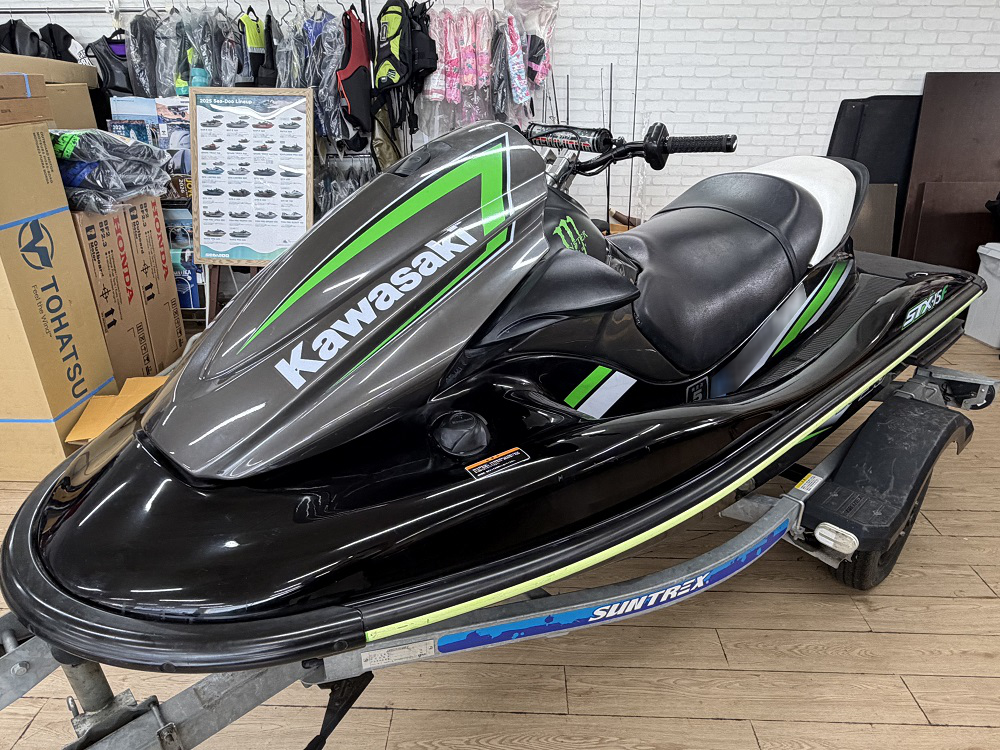 【中古PWC】KAWASAKI 2017年STX-15F 3人乗〈99時間〉